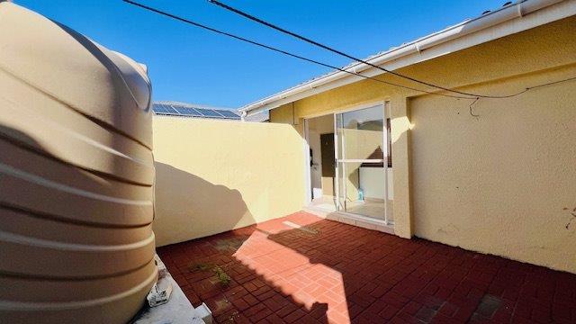 5 Bedroom Property for Sale in St Michaels On Sea KwaZulu-Natal