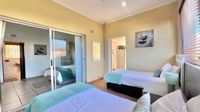 5 Bedroom Property for Sale in St Michaels On Sea KwaZulu-Natal