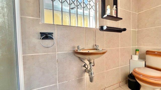 5 Bedroom Property for Sale in St Michaels On Sea KwaZulu-Natal