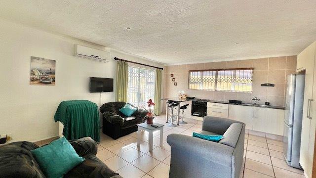 5 Bedroom Property for Sale in St Michaels On Sea KwaZulu-Natal