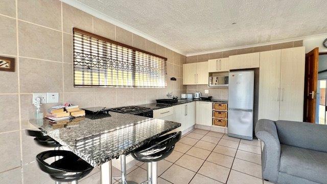 5 Bedroom Property for Sale in St Michaels On Sea KwaZulu-Natal