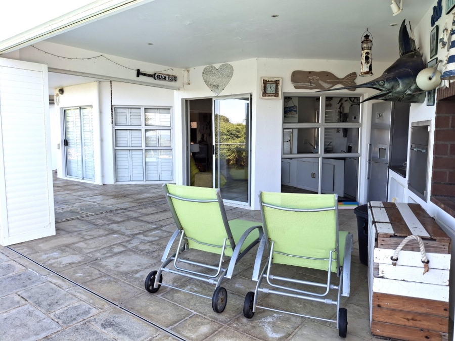 4 Bedroom Property for Sale in Port Edward KwaZulu-Natal