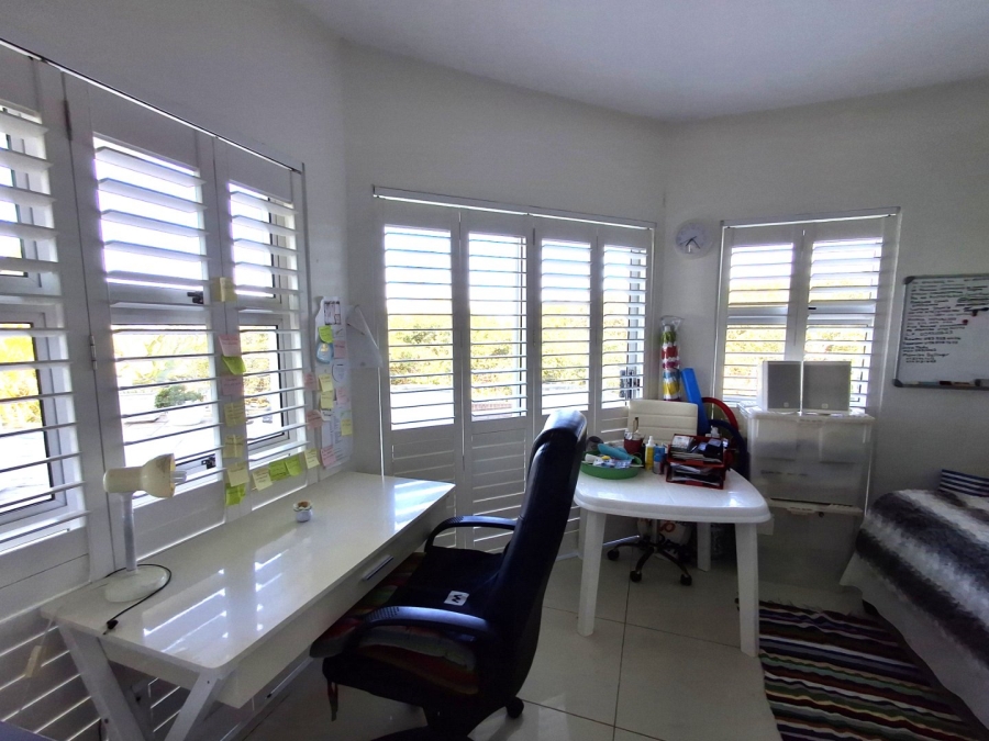 4 Bedroom Property for Sale in Port Edward KwaZulu-Natal