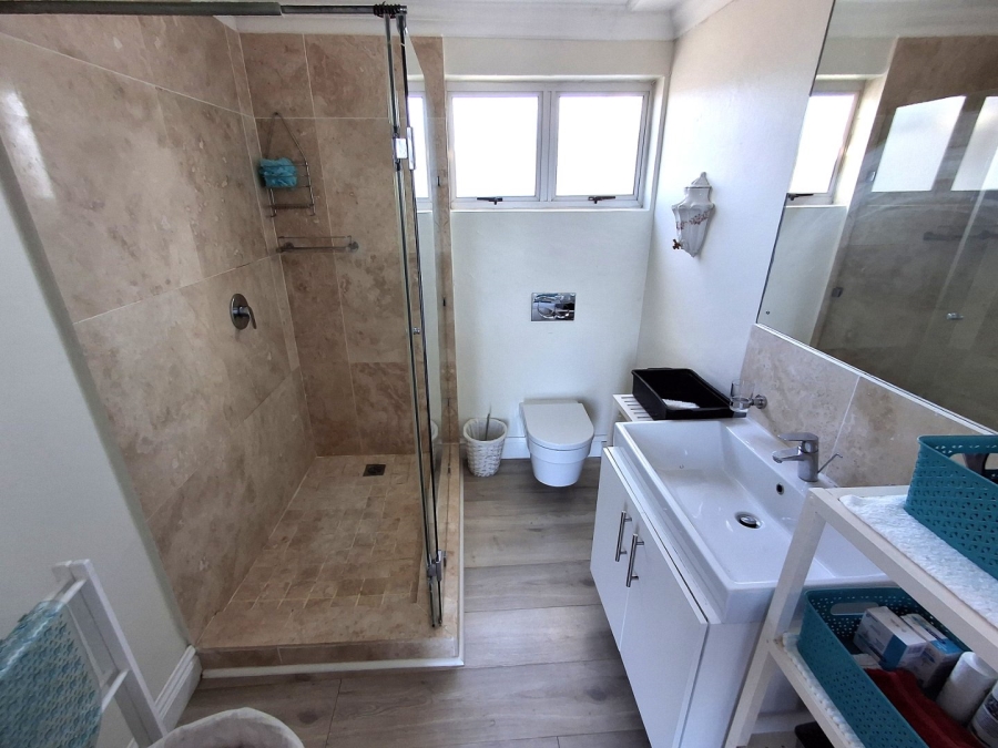 4 Bedroom Property for Sale in Port Edward KwaZulu-Natal