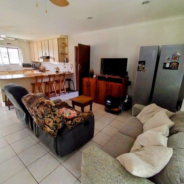 3 Bedroom Property for Sale in Umtentweni KwaZulu-Natal