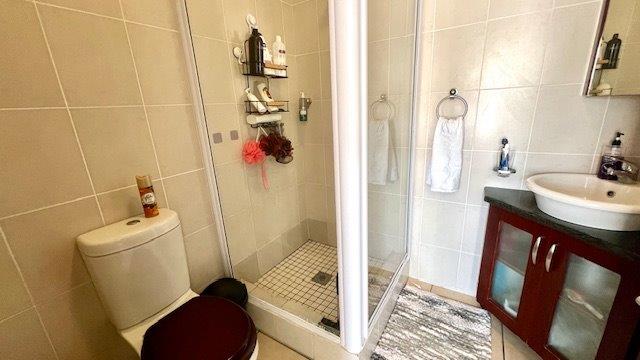 2 Bedroom Property for Sale in Uvongo KwaZulu-Natal