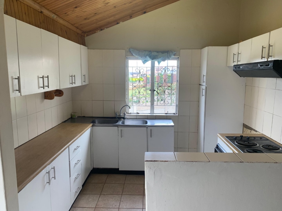 5 Bedroom Property for Sale in Woodlands KwaZulu-Natal