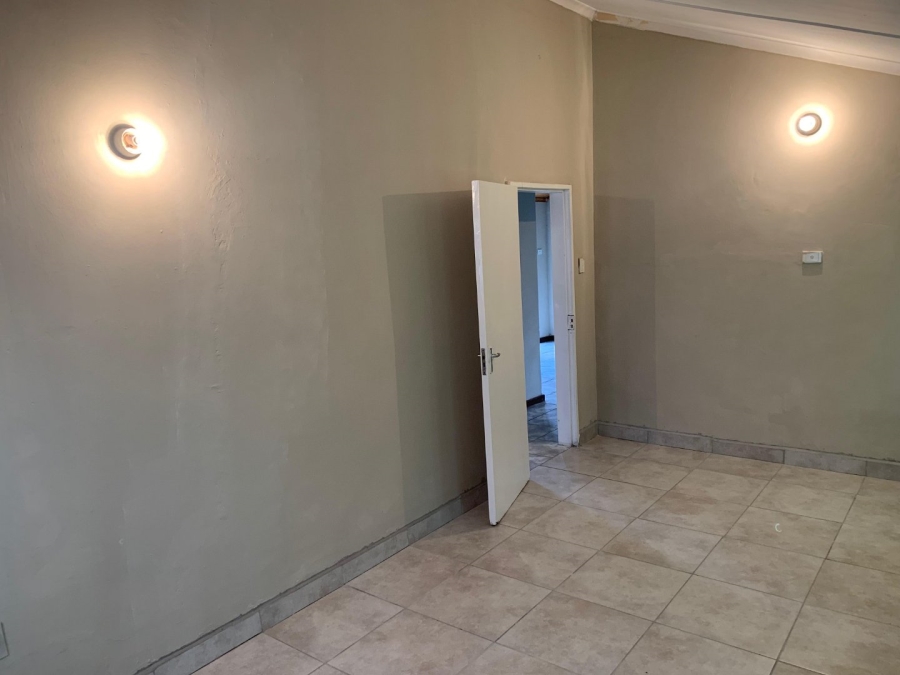 5 Bedroom Property for Sale in Woodlands KwaZulu-Natal