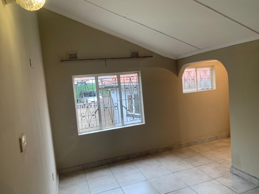 5 Bedroom Property for Sale in Woodlands KwaZulu-Natal