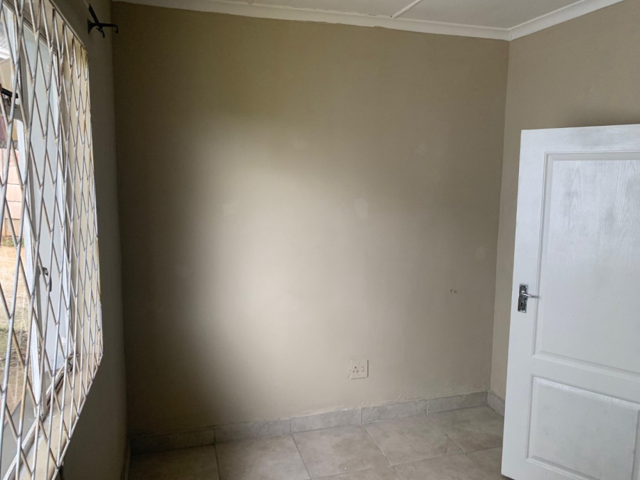 5 Bedroom Property for Sale in Woodlands KwaZulu-Natal