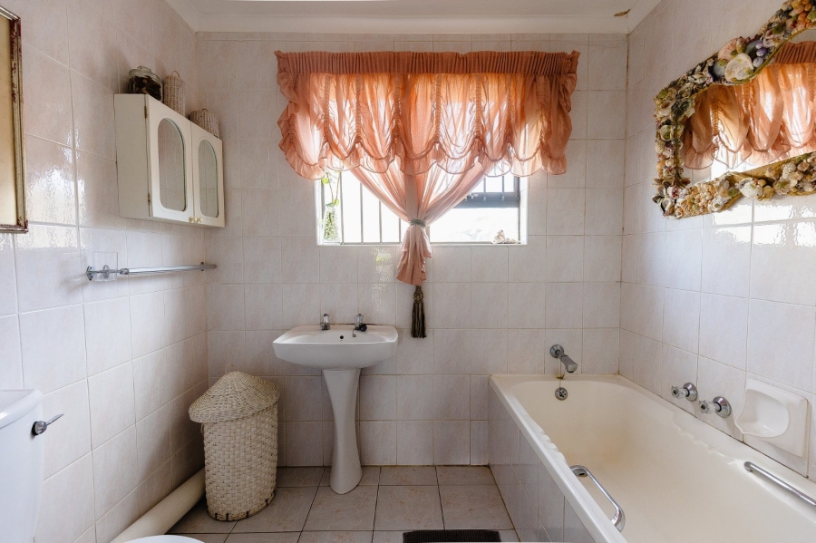 4 Bedroom Property for Sale in Manaba Beach KwaZulu-Natal