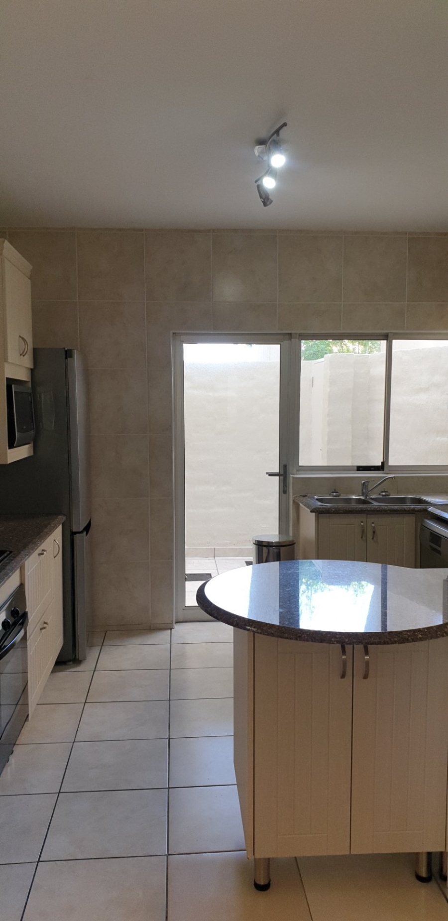 To Let 3 Bedroom Property for Rent in Umhlanga KwaZulu-Natal