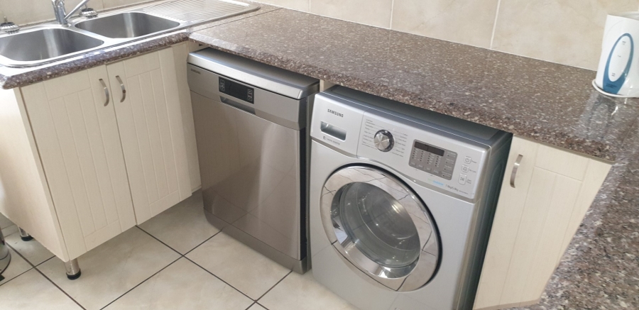To Let 3 Bedroom Property for Rent in Umhlanga KwaZulu-Natal