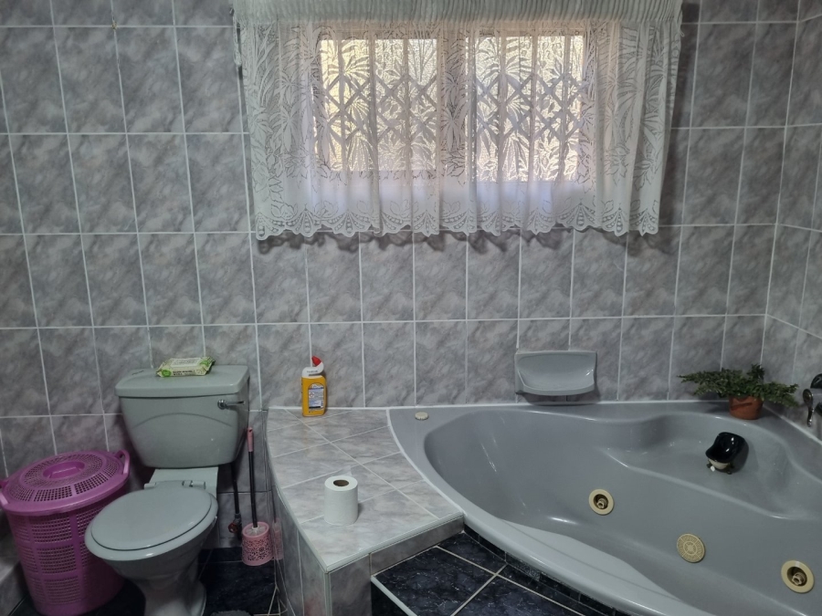 4 Bedroom Property for Sale in Claridge KwaZulu-Natal