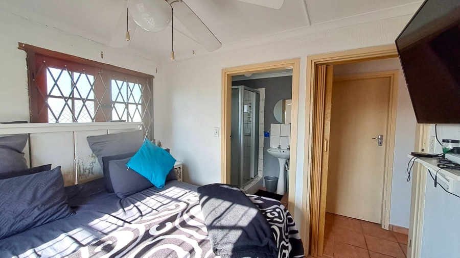 3 Bedroom Property for Sale in Port Edward KwaZulu-Natal