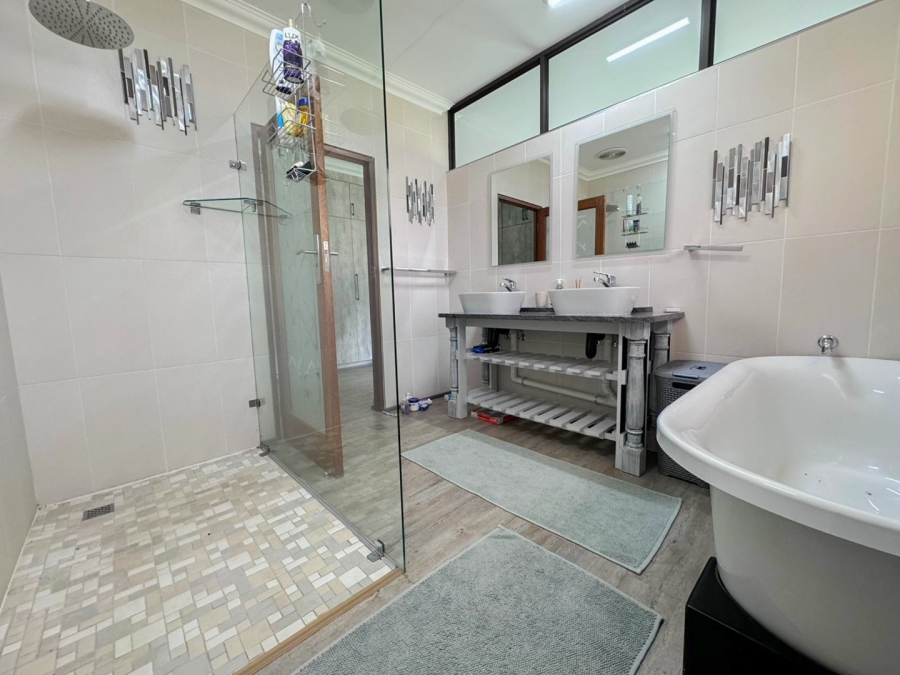 3 Bedroom Property for Sale in Vulintaba Country Estate KwaZulu-Natal