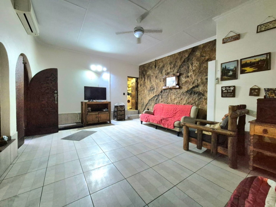 4 Bedroom Property for Sale in Pioneer Park KwaZulu-Natal