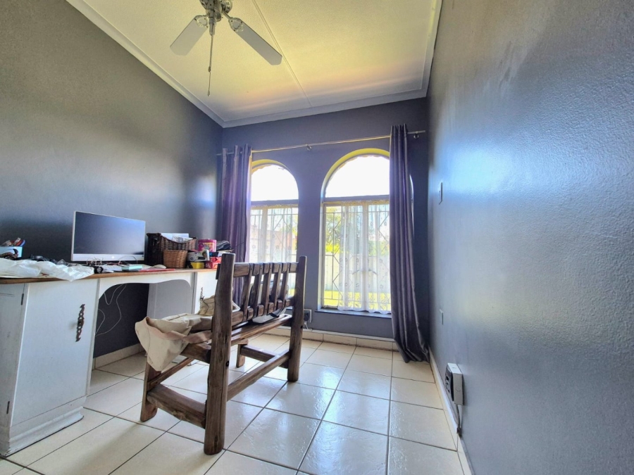 4 Bedroom Property for Sale in Pioneer Park KwaZulu-Natal