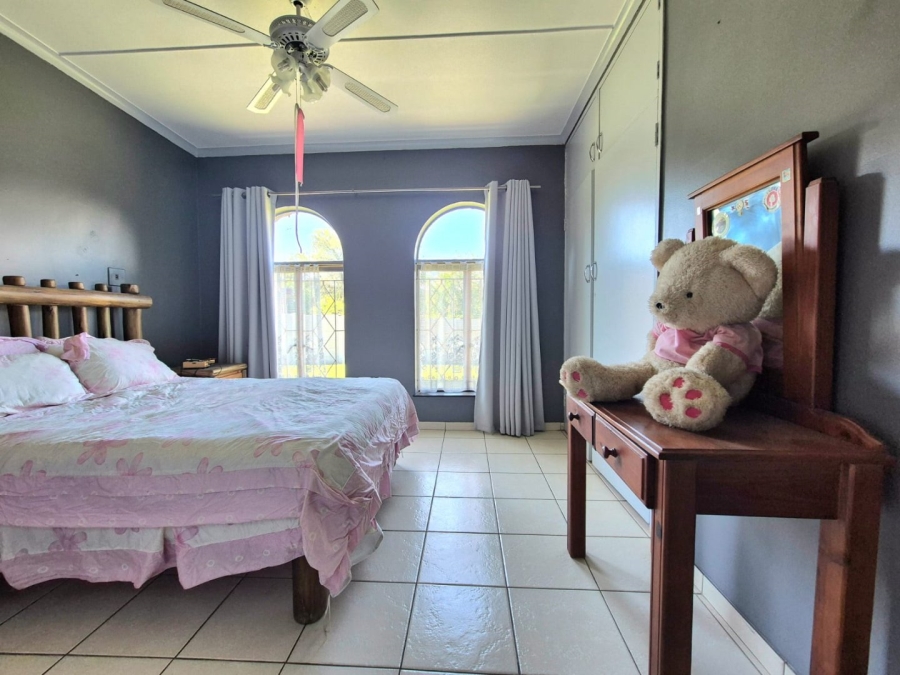 4 Bedroom Property for Sale in Pioneer Park KwaZulu-Natal