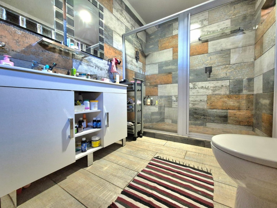4 Bedroom Property for Sale in Pioneer Park KwaZulu-Natal