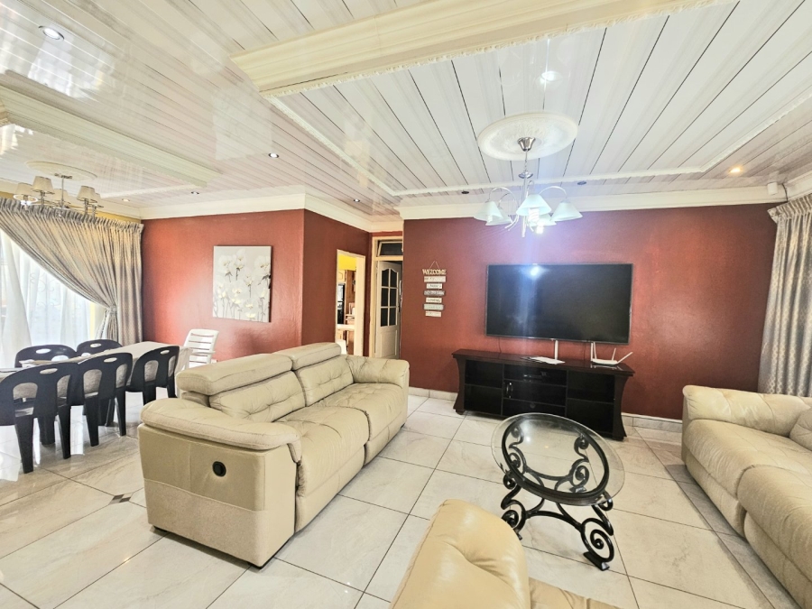 3 Bedroom Property for Sale in Amajuba Park KwaZulu-Natal