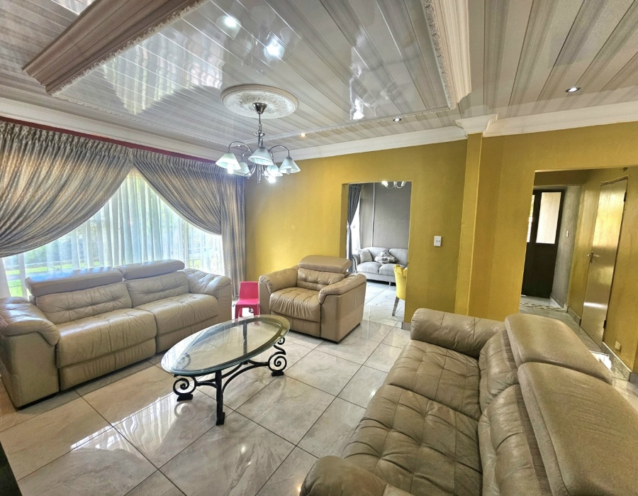 3 Bedroom Property for Sale in Amajuba Park KwaZulu-Natal