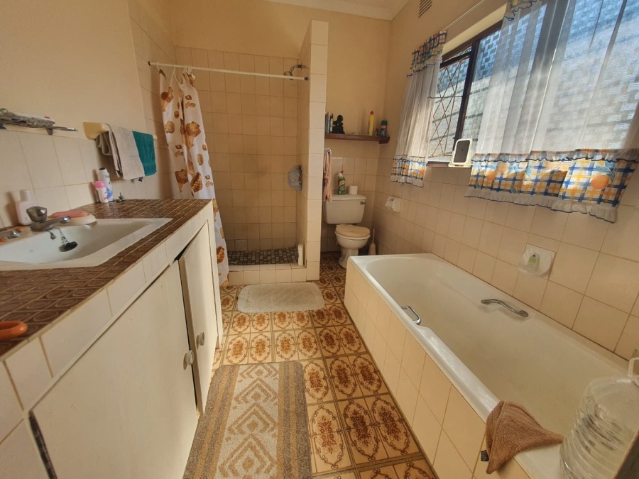 4 Bedroom Property for Sale in Sea Park KwaZulu-Natal