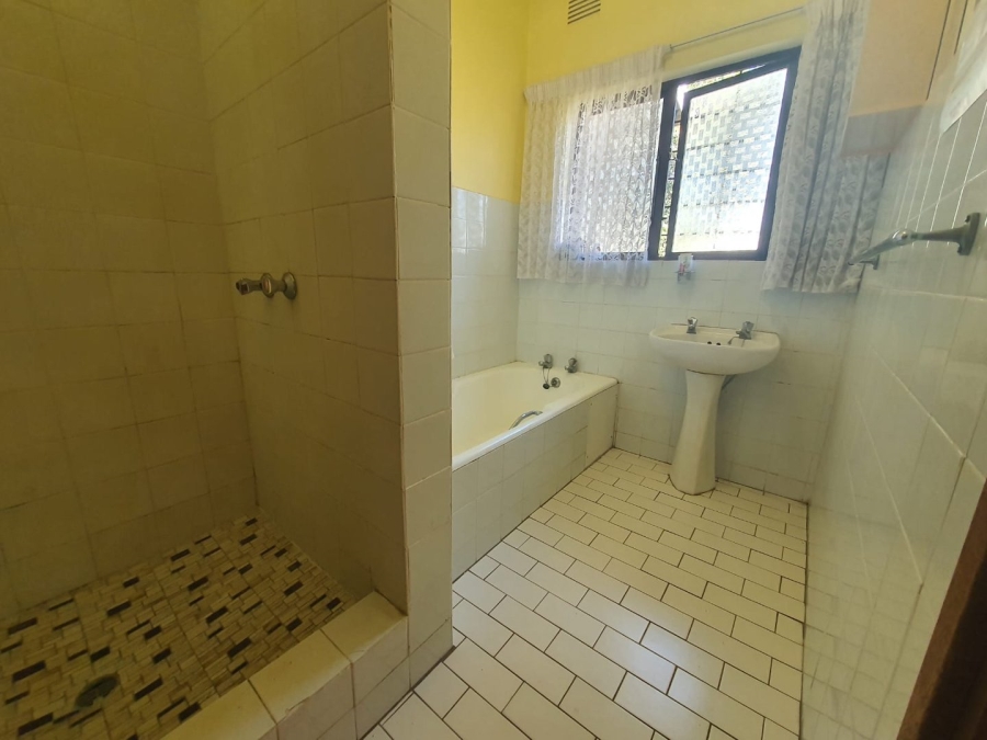 4 Bedroom Property for Sale in Sea Park KwaZulu-Natal