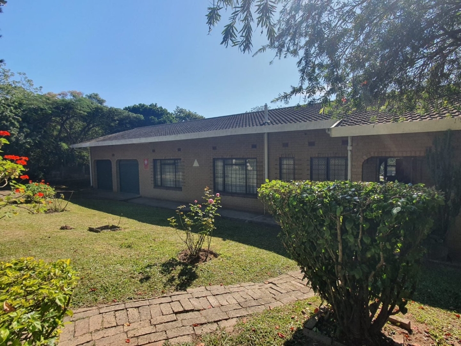 4 Bedroom Property for Sale in Sea Park KwaZulu-Natal