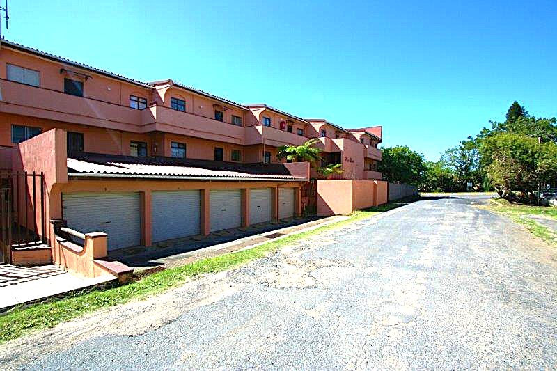 2 Bedroom Property for Sale in Port Edward KwaZulu-Natal