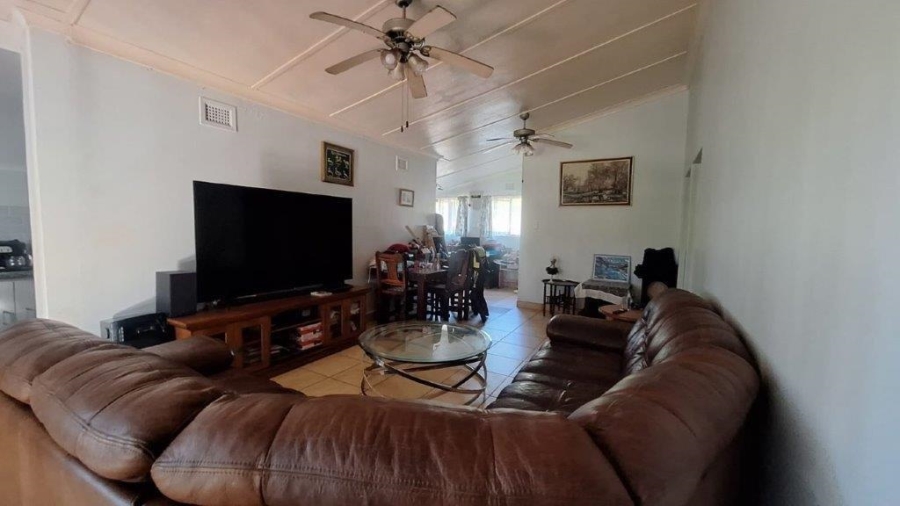 3 Bedroom Property for Sale in Sea Park KwaZulu-Natal