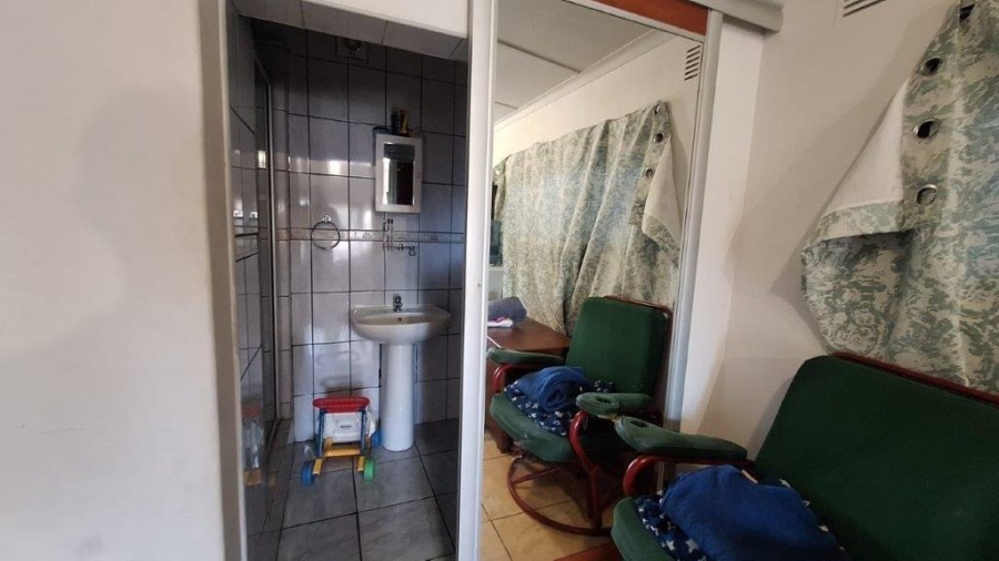 3 Bedroom Property for Sale in Sea Park KwaZulu-Natal