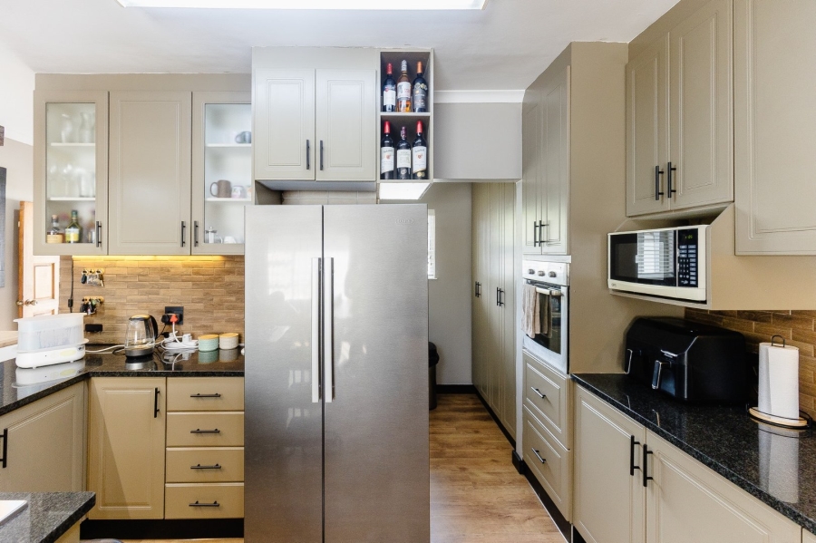 3 Bedroom Property for Sale in Uvongo KwaZulu-Natal