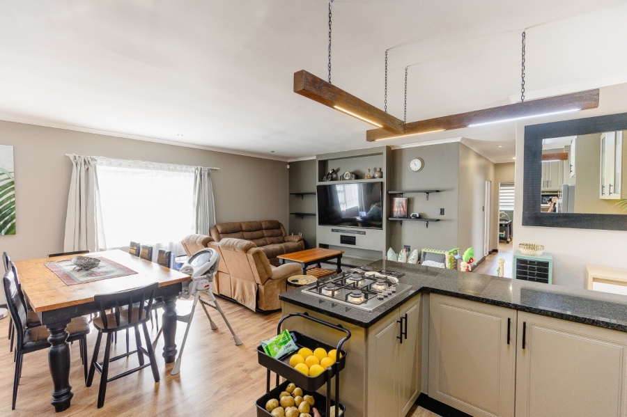 3 Bedroom Property for Sale in Uvongo KwaZulu-Natal