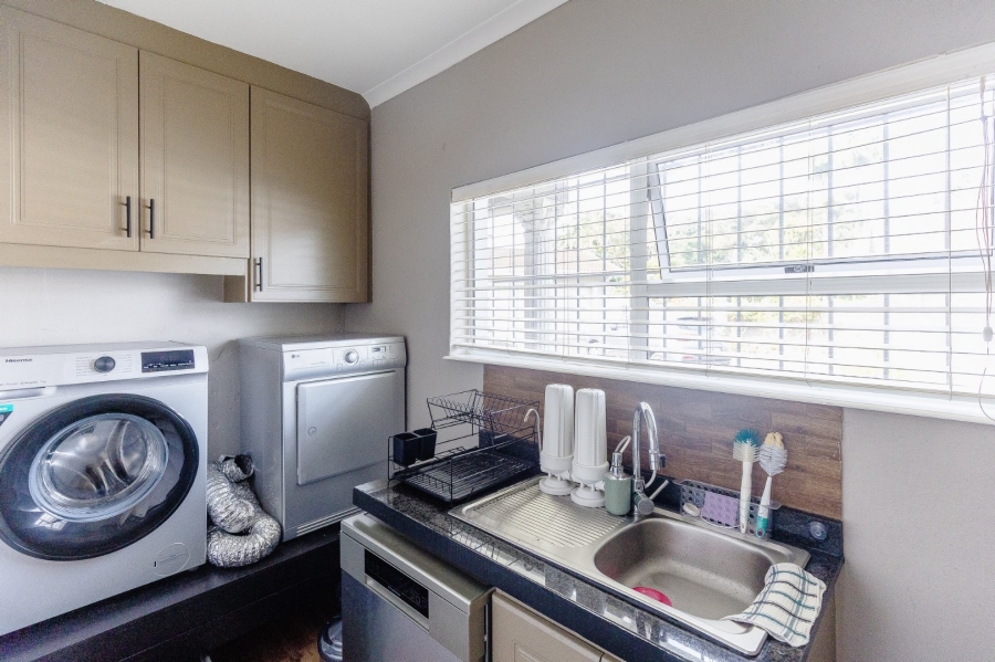 3 Bedroom Property for Sale in Uvongo KwaZulu-Natal
