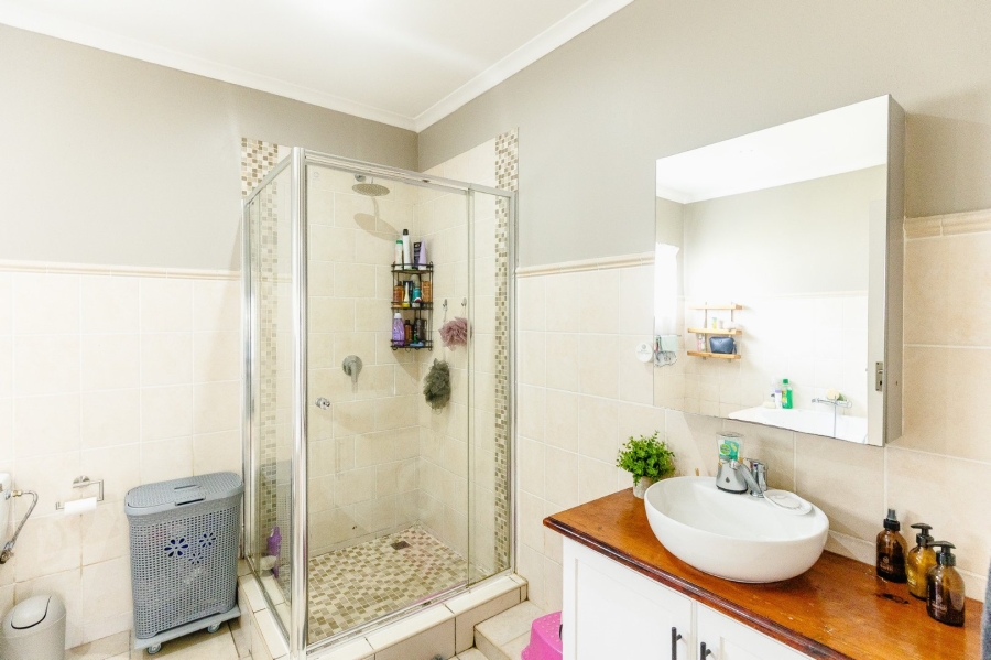 3 Bedroom Property for Sale in Uvongo KwaZulu-Natal