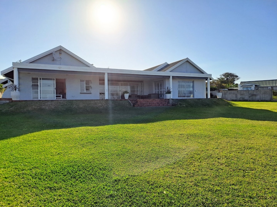 5 Bedroom Property for Sale in Port Edward KwaZulu-Natal