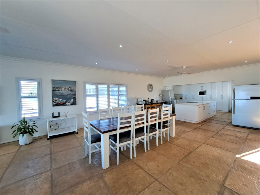 5 Bedroom Property for Sale in Port Edward KwaZulu-Natal