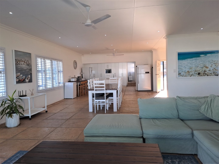 5 Bedroom Property for Sale in Port Edward KwaZulu-Natal