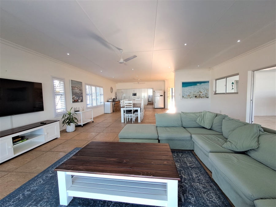 5 Bedroom Property for Sale in Port Edward KwaZulu-Natal