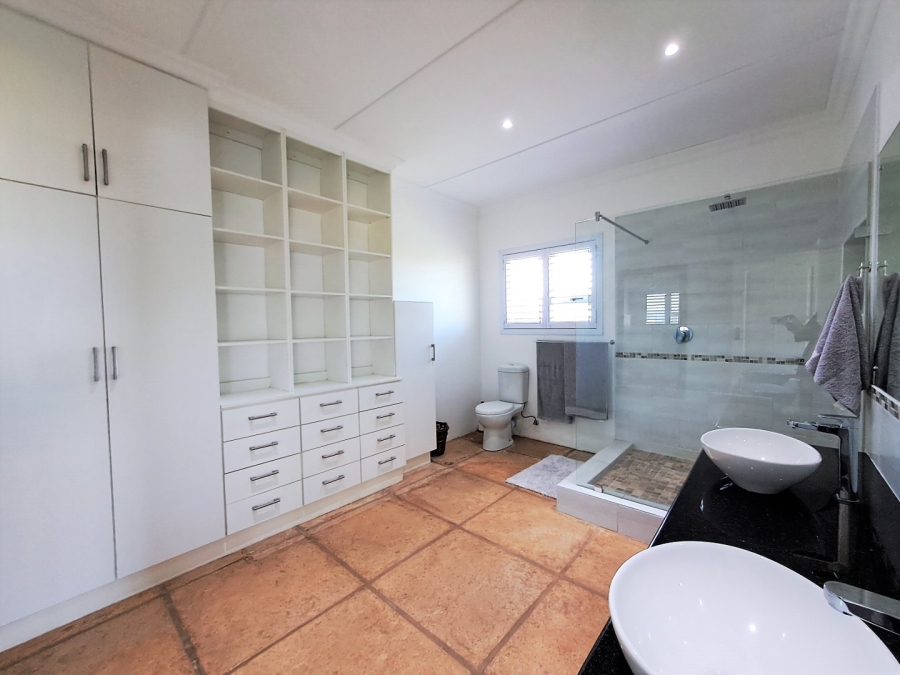 5 Bedroom Property for Sale in Port Edward KwaZulu-Natal