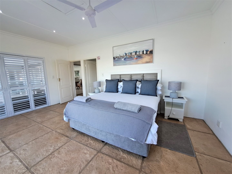 5 Bedroom Property for Sale in Port Edward KwaZulu-Natal