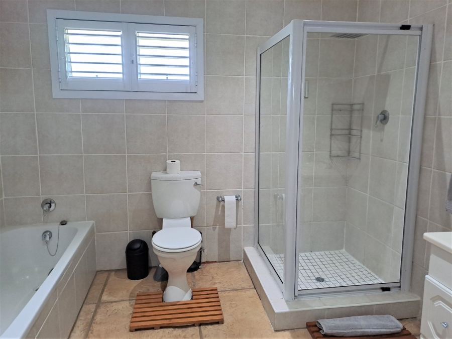 5 Bedroom Property for Sale in Port Edward KwaZulu-Natal