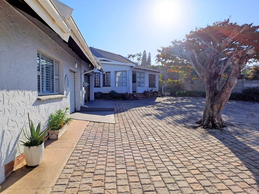 5 Bedroom Property for Sale in Port Edward KwaZulu-Natal