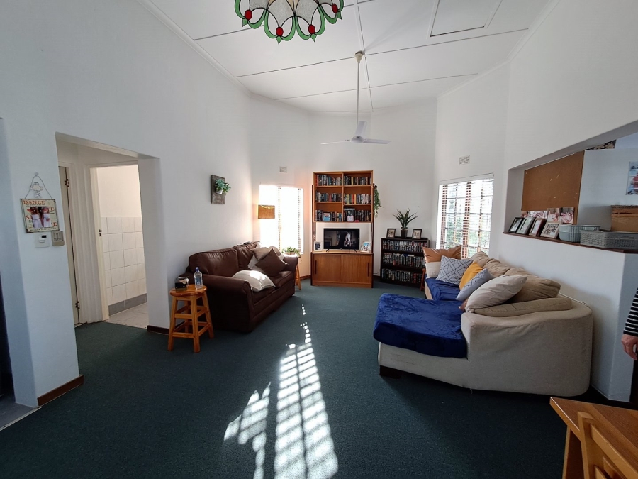 5 Bedroom Property for Sale in Port Edward KwaZulu-Natal