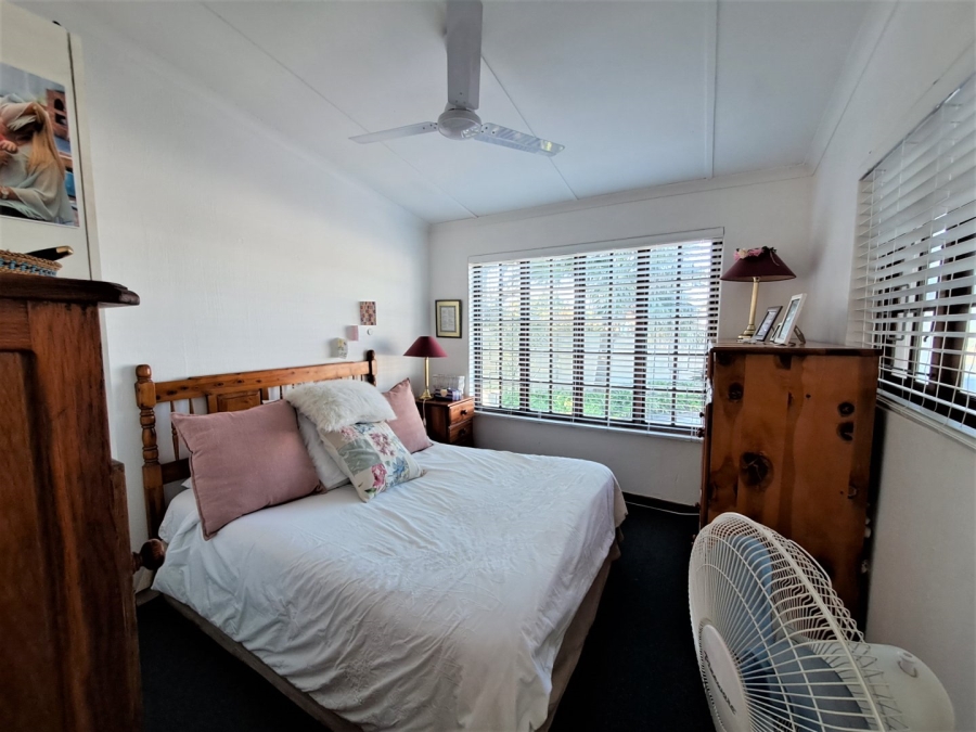 5 Bedroom Property for Sale in Port Edward KwaZulu-Natal