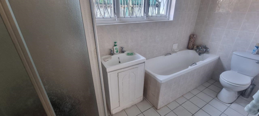 4 Bedroom Property for Sale in Umtentweni KwaZulu-Natal