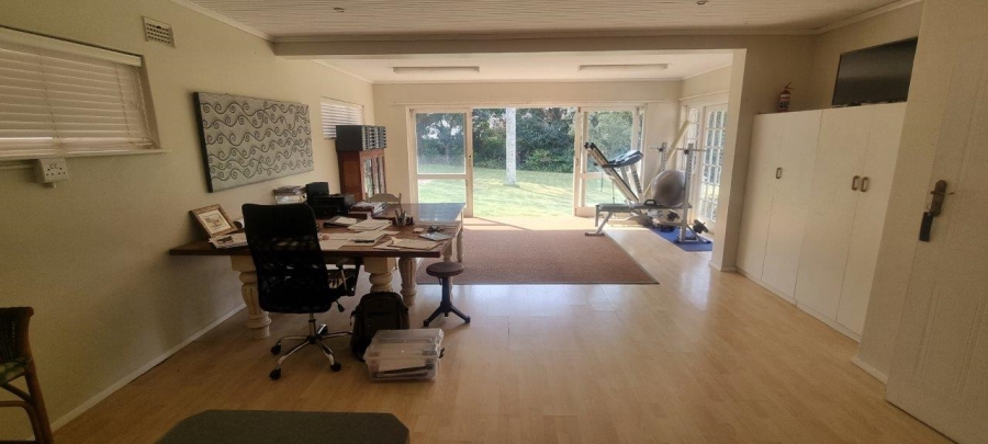 4 Bedroom Property for Sale in Umtentweni KwaZulu-Natal
