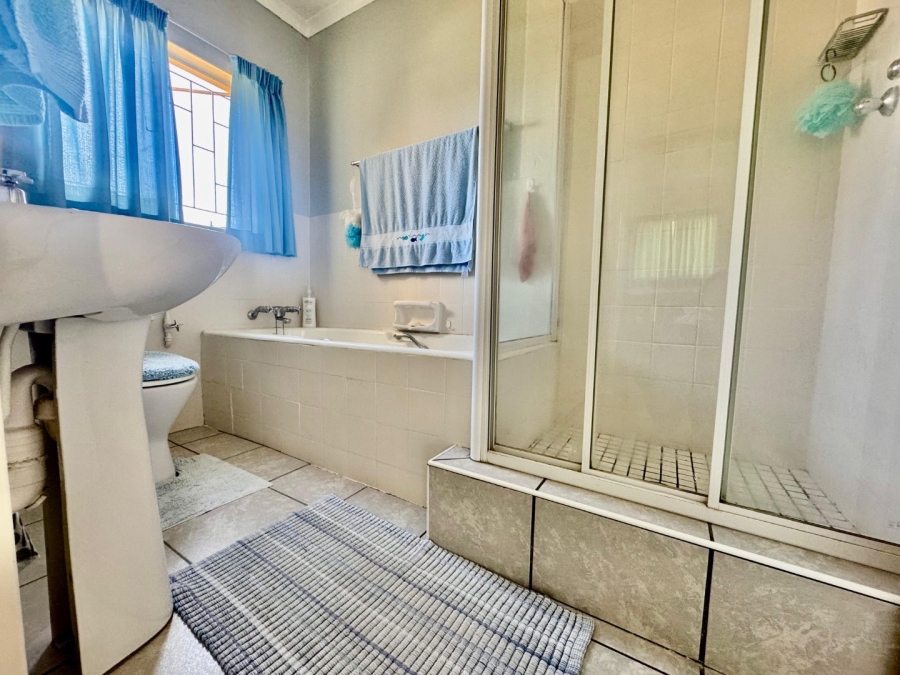 3 Bedroom Property for Sale in Huttenheights KwaZulu-Natal