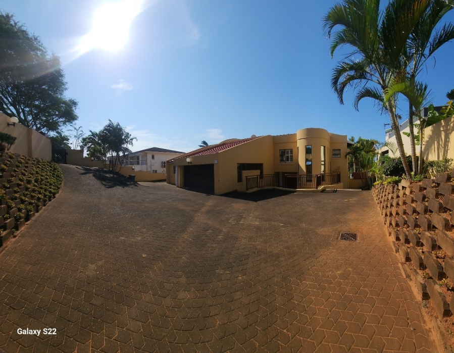 To Let 7 Bedroom Property for Rent in Umhlanga KwaZulu-Natal